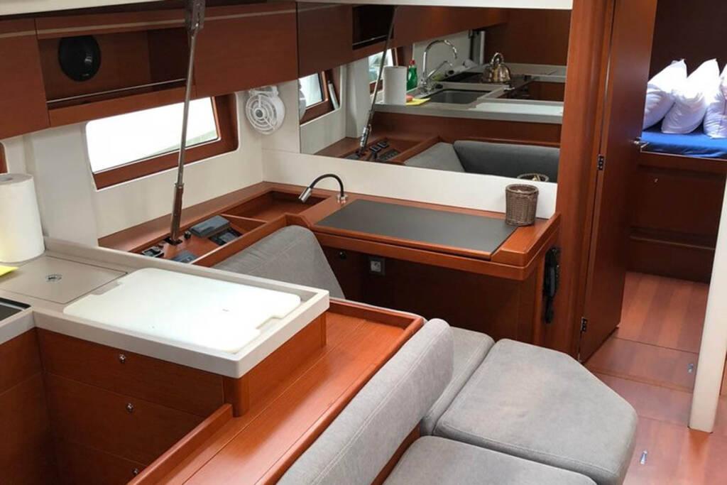 Oceanis 51.1, picture 11