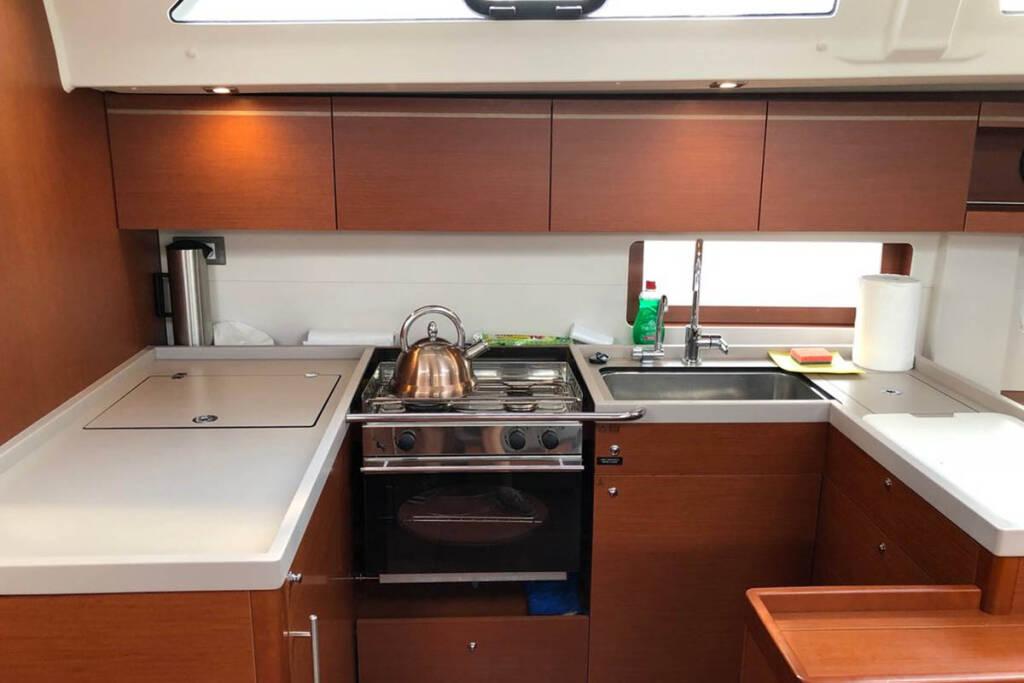 Oceanis 51.1, picture 13