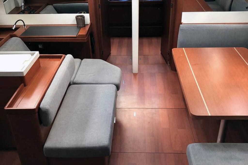 Oceanis 51.1, picture 10