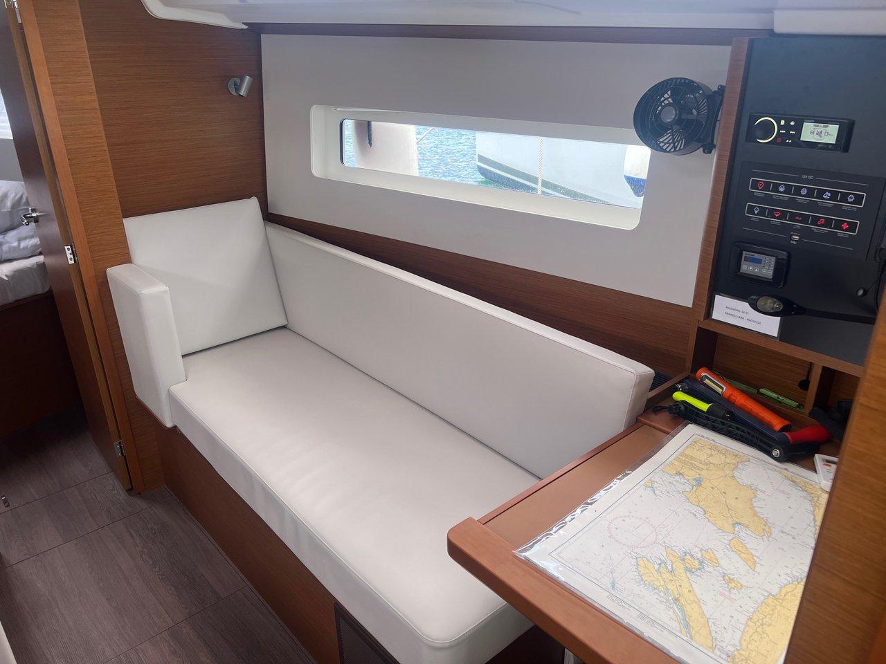 Sun Odyssey 380 - 3 cab., picture 7