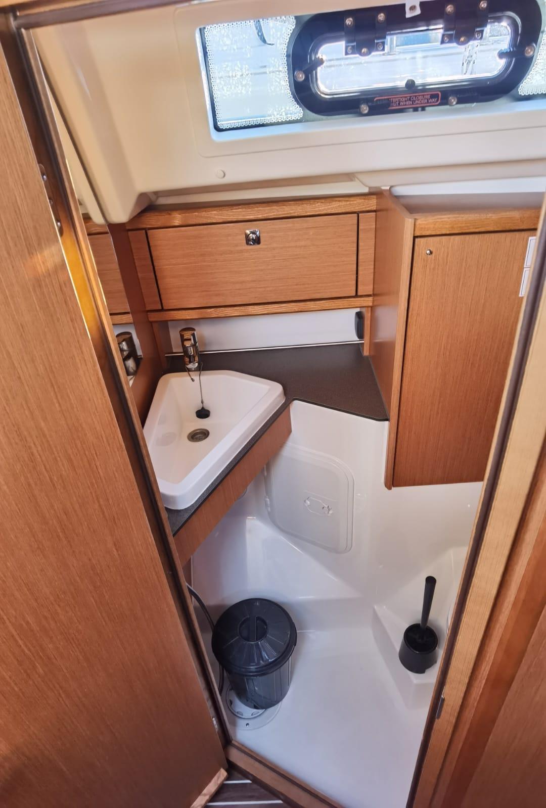 Bavaria Cruiser 34, picture 8