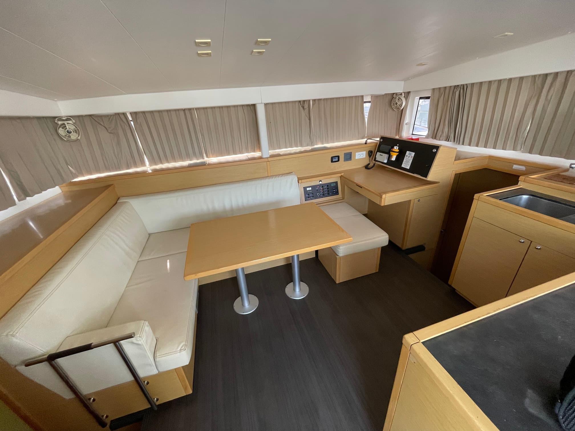 Lagoon 400 S2, picture 4