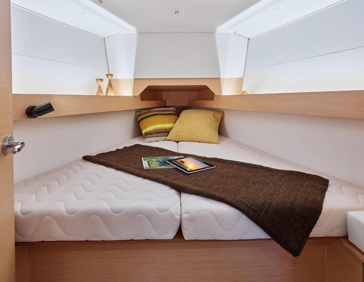 Sun Odyssey 349 - 2 cab., picture 11