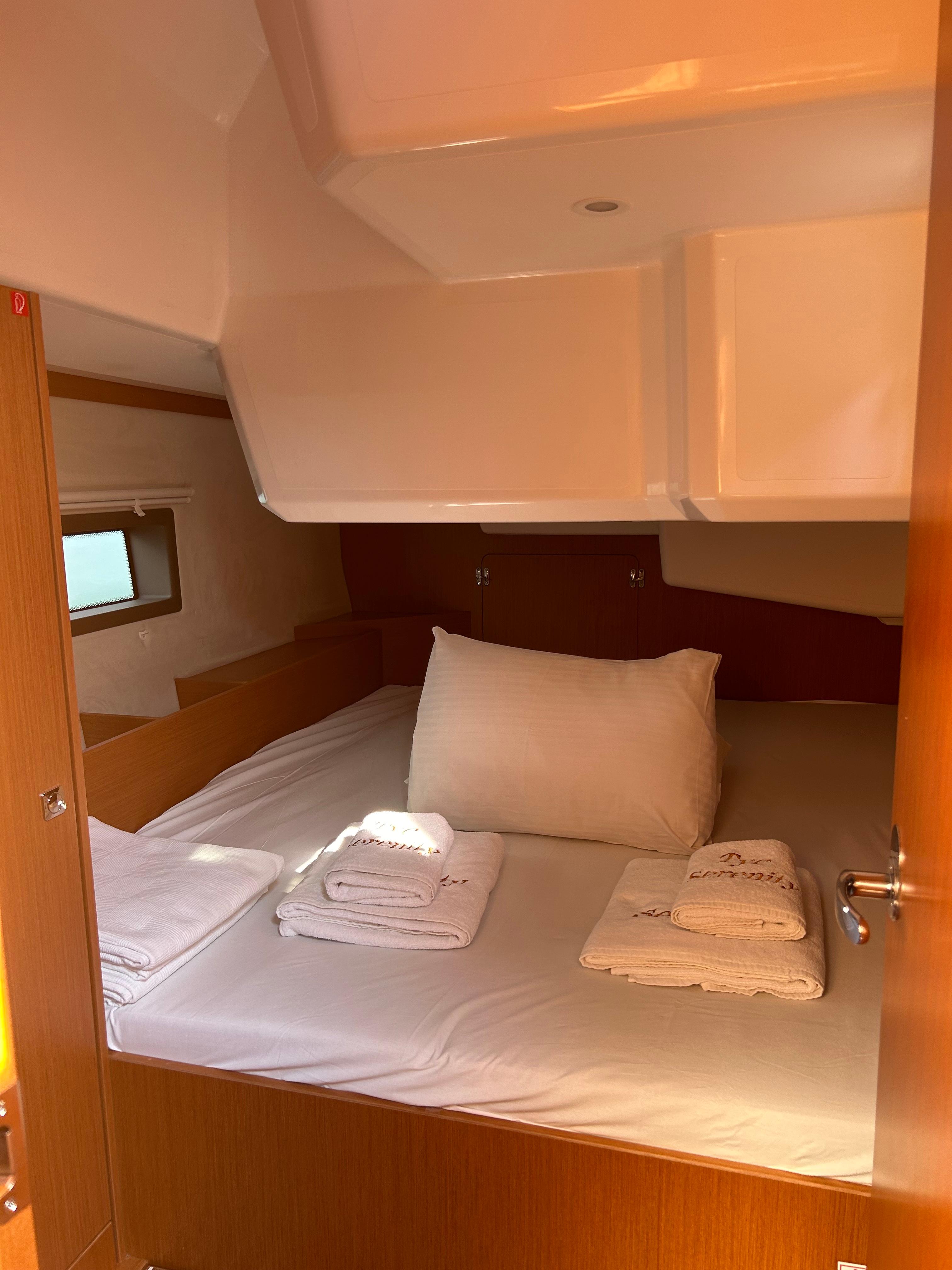 Bavaria C42, picture 11