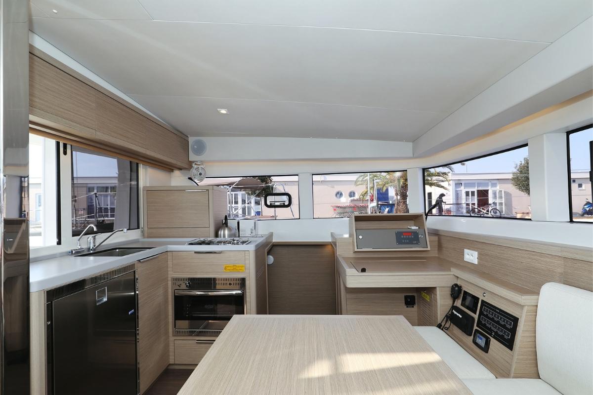 Lagoon 40 - 4 + 2 cab, picture 8