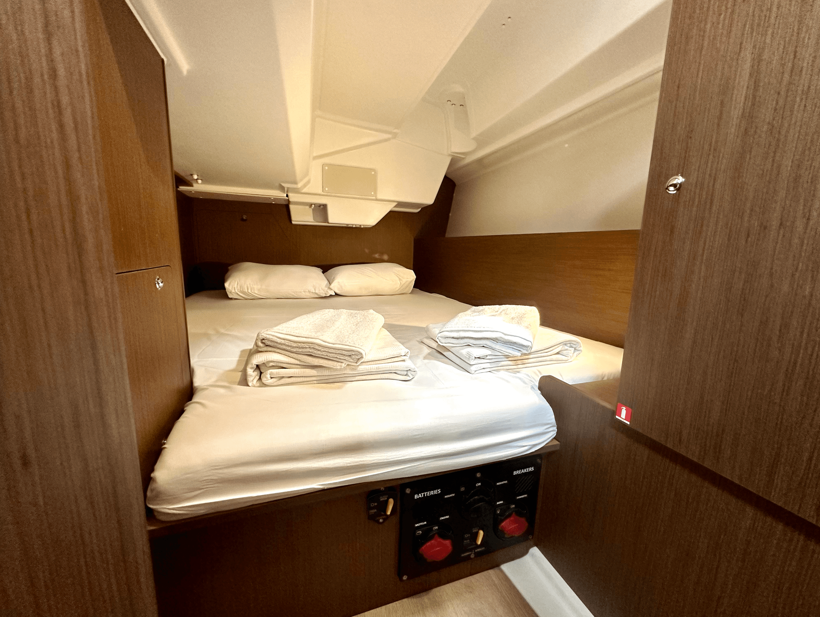 Oceanis 38.1, picture 11