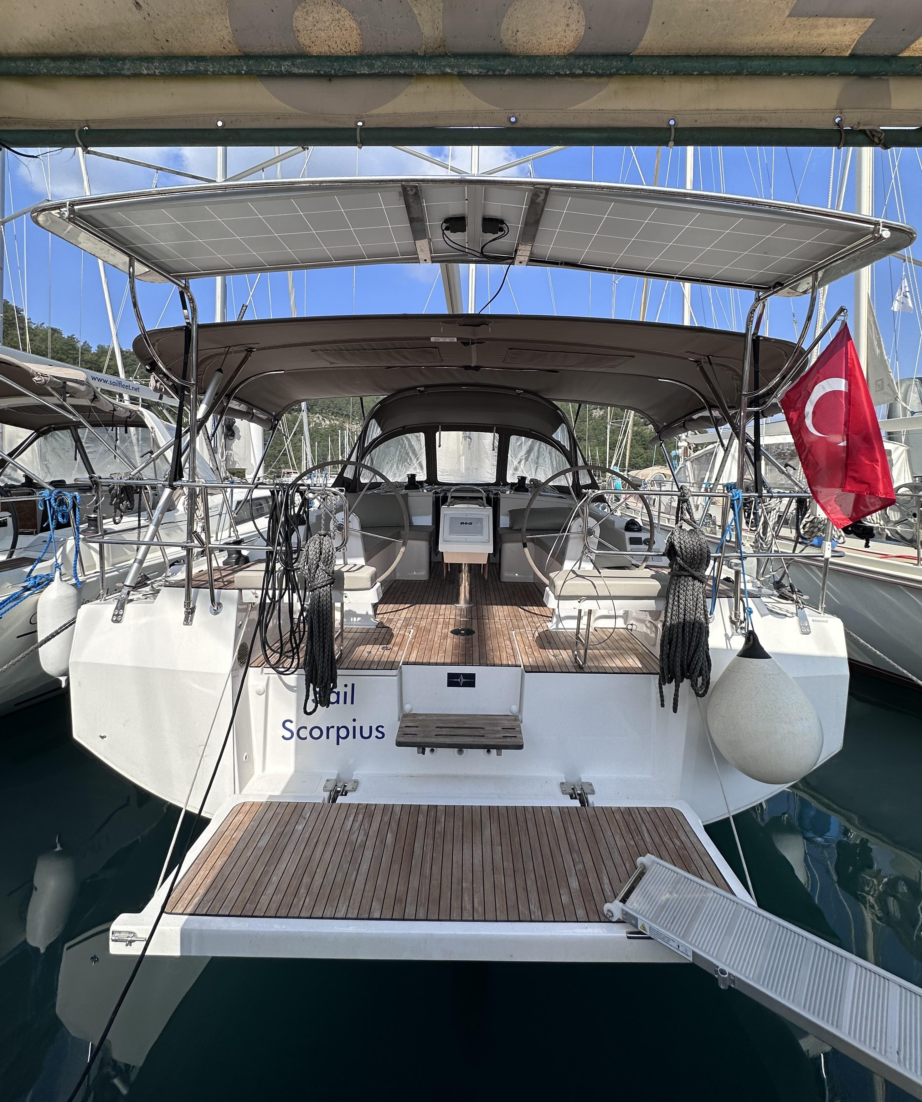 Bavaria C42, picture 3