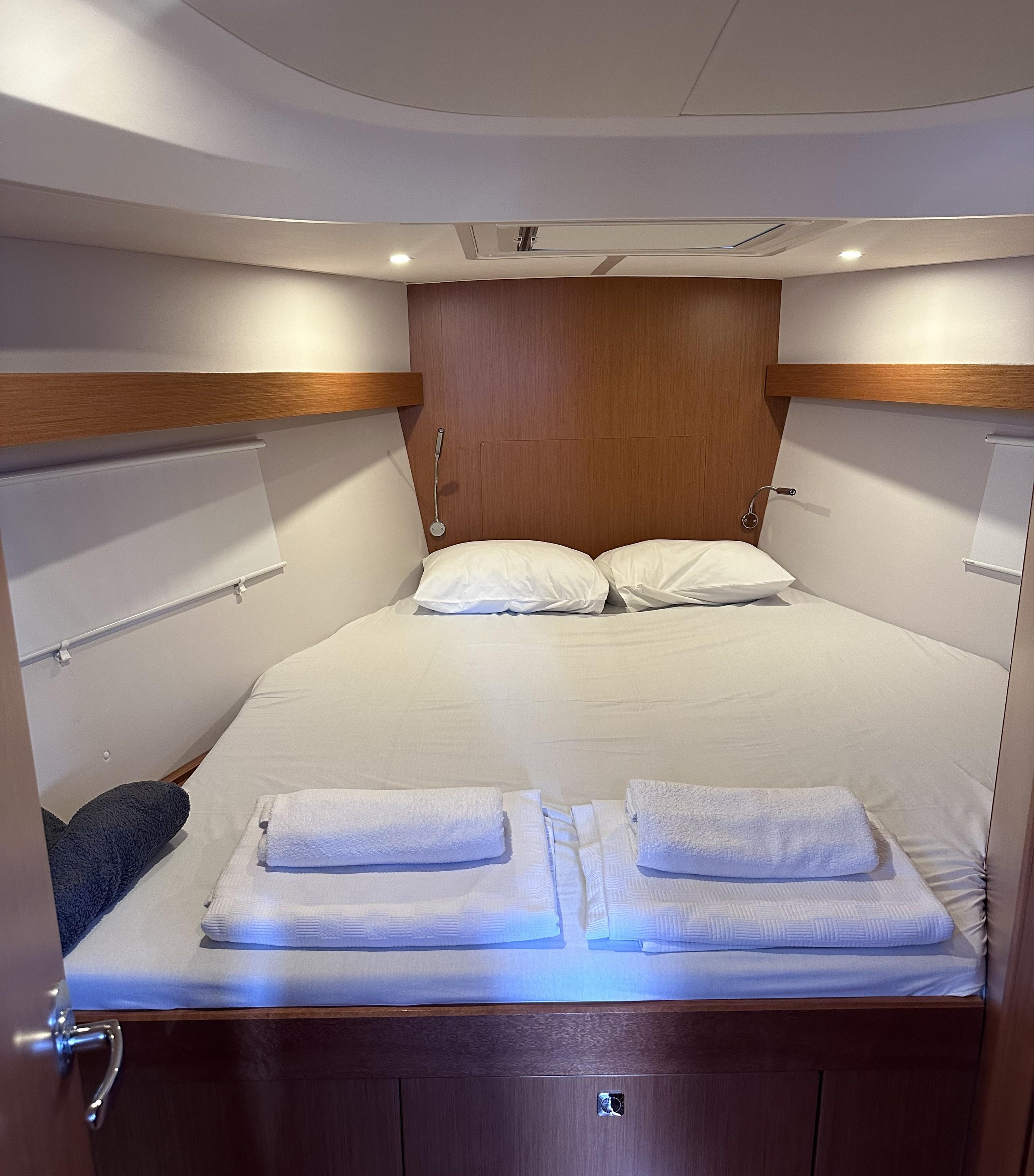 Bavaria C42, picture 6