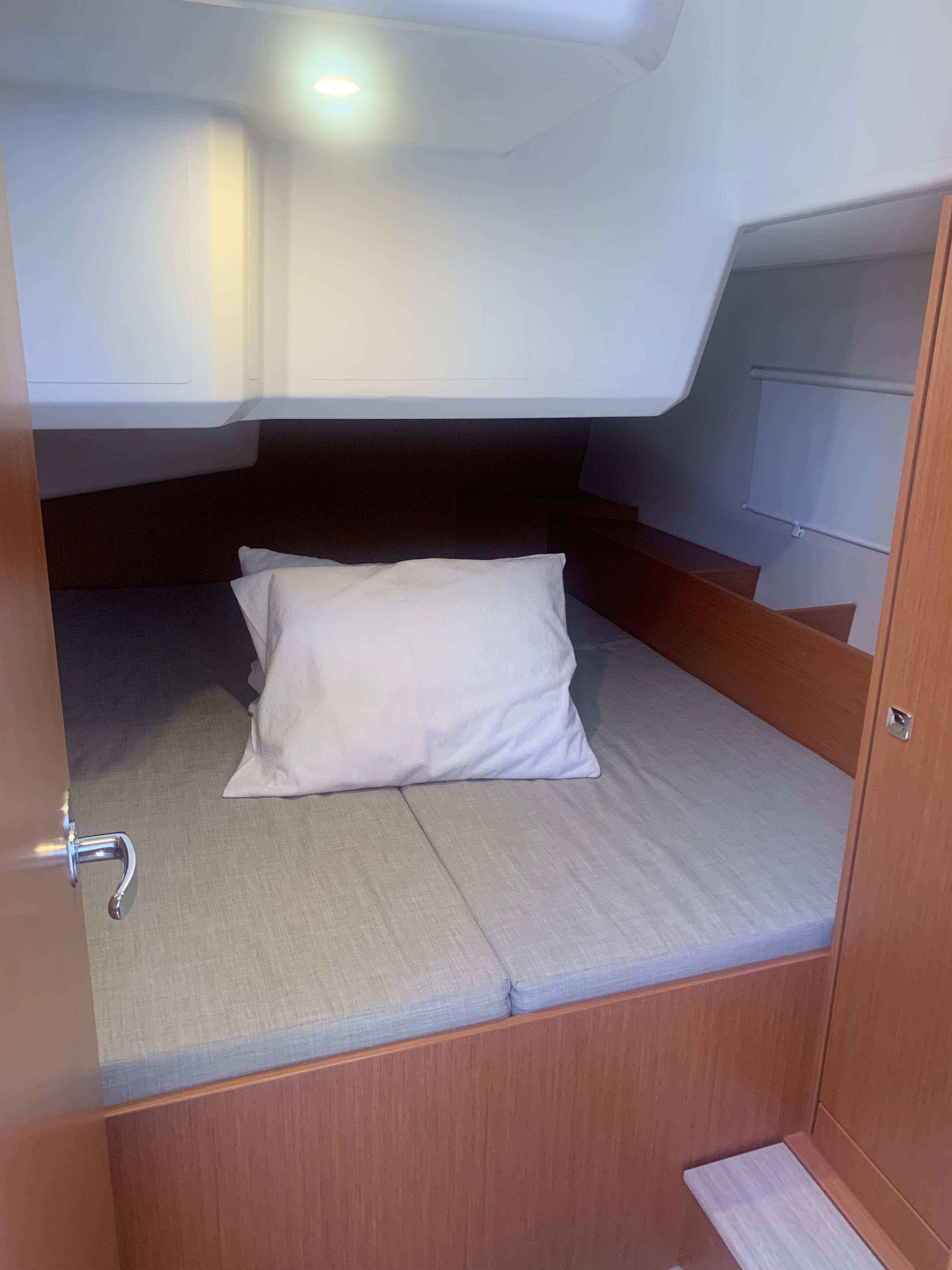 Bavaria C42, picture 14