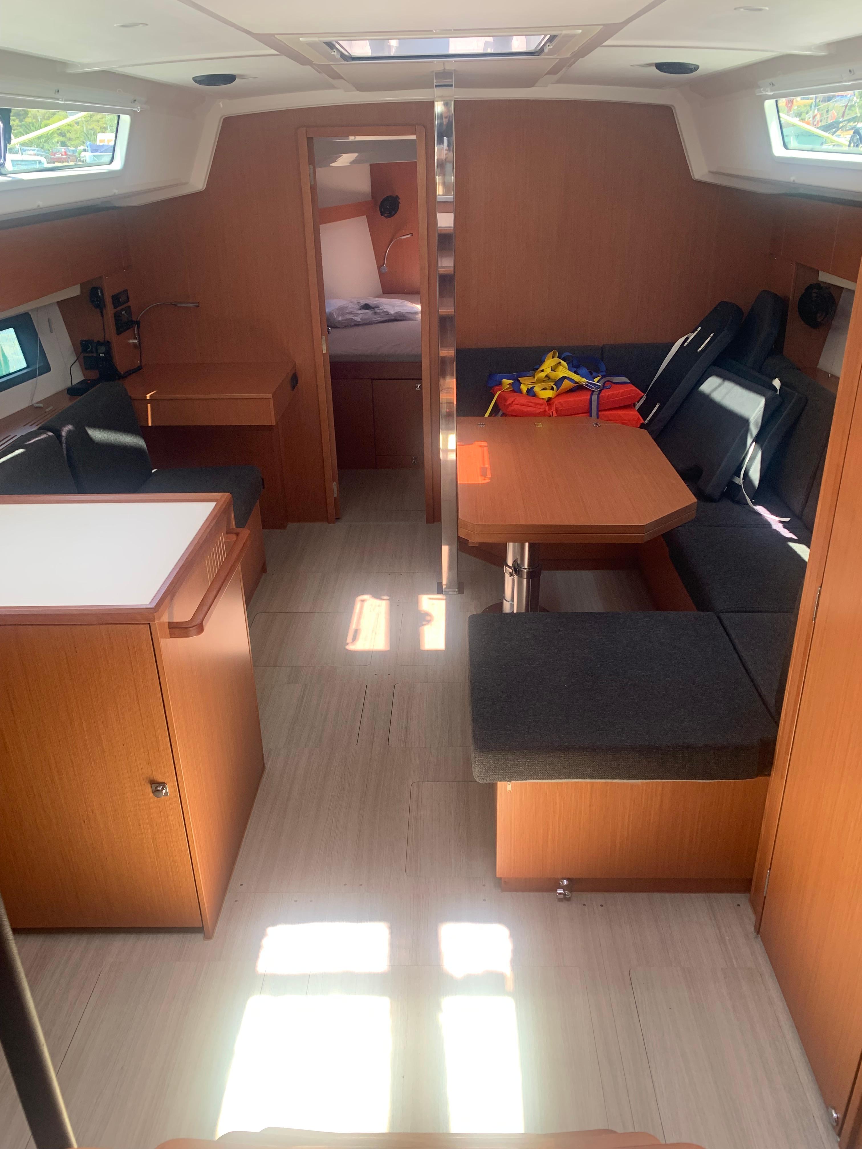 Bavaria C42, picture 9