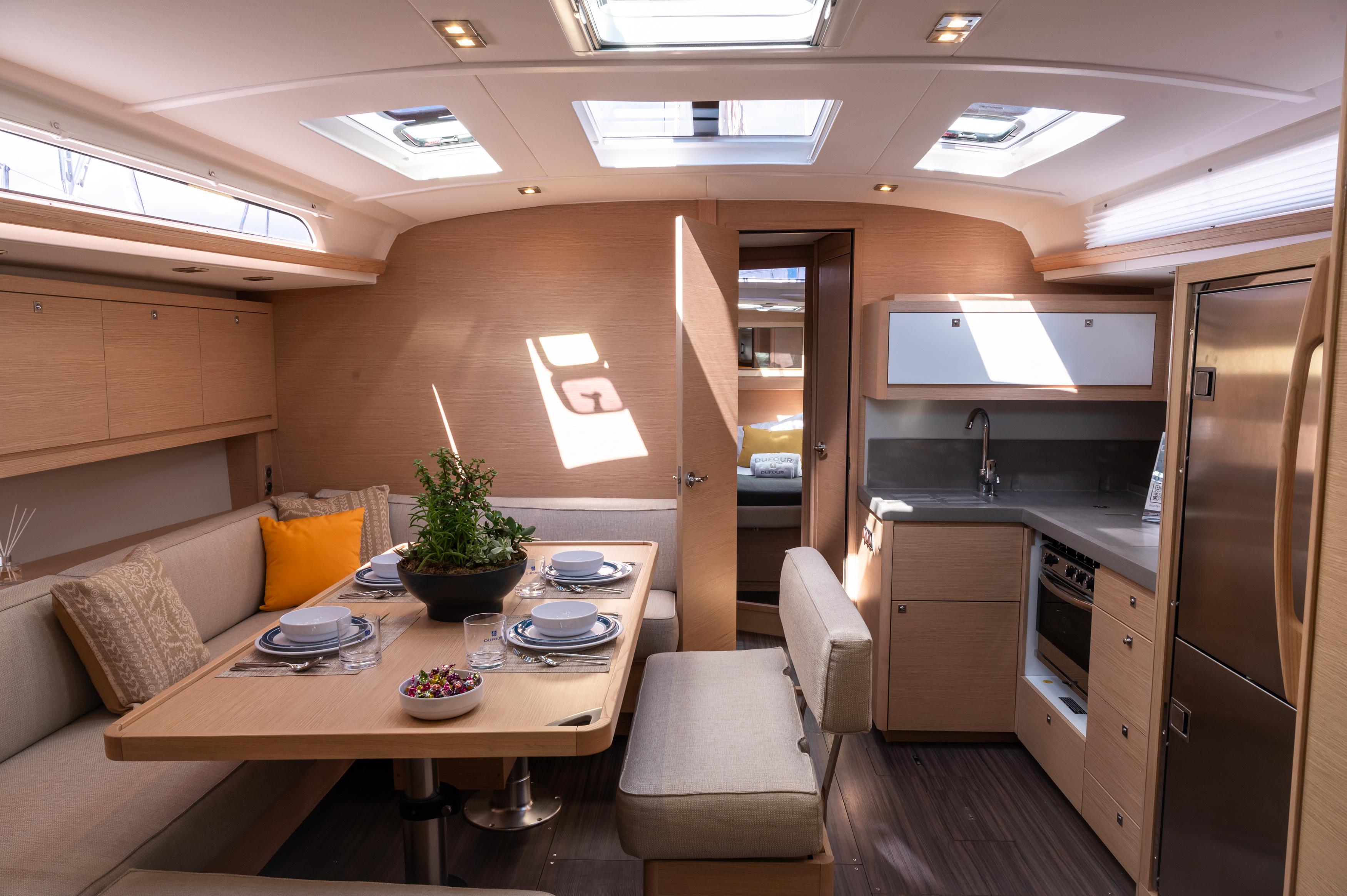 Dufour 470 - 4 + 1 cab., picture 6