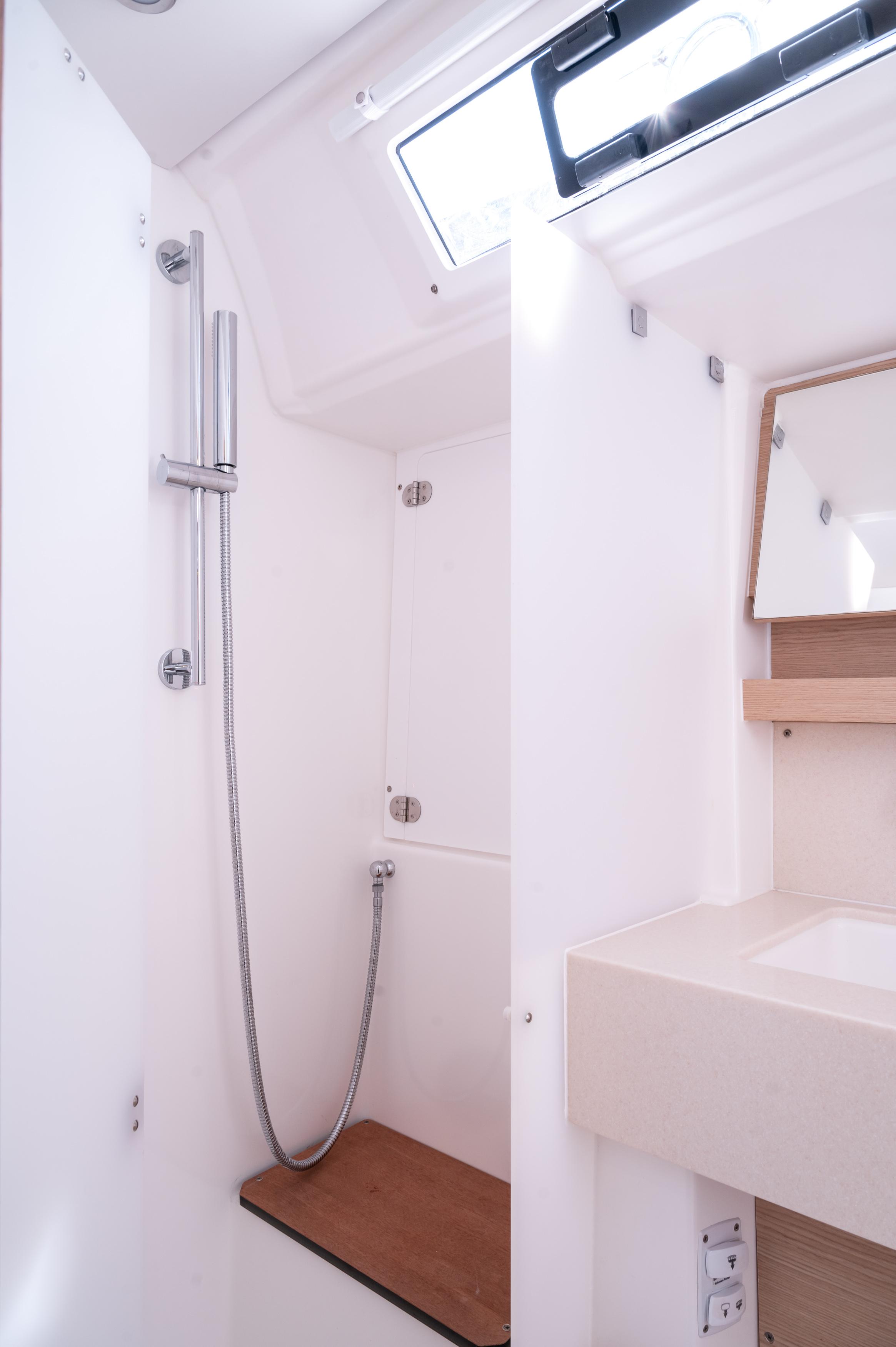 Dufour 470 - 4 + 1 cab., picture 9