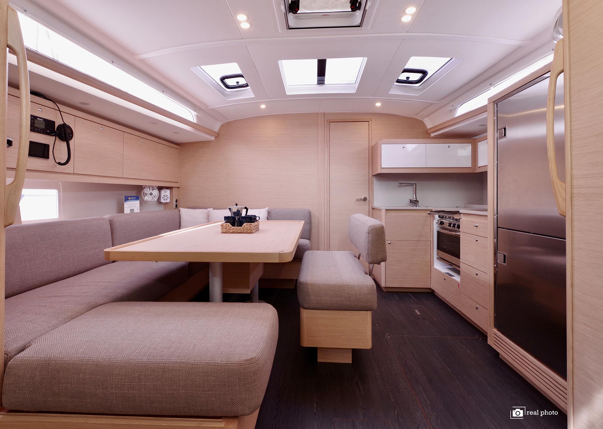 Dufour 470 - 5 + 1 cab., picture 5