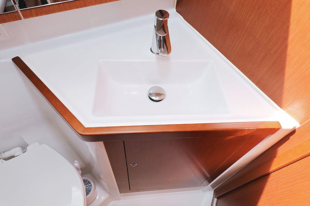 Oceanis 41.1, picture 42