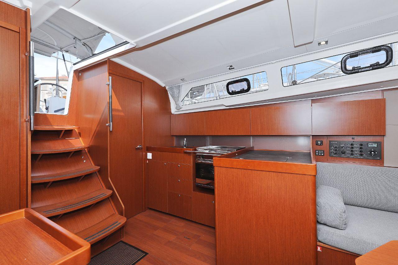 Oceanis 41.1, picture 25