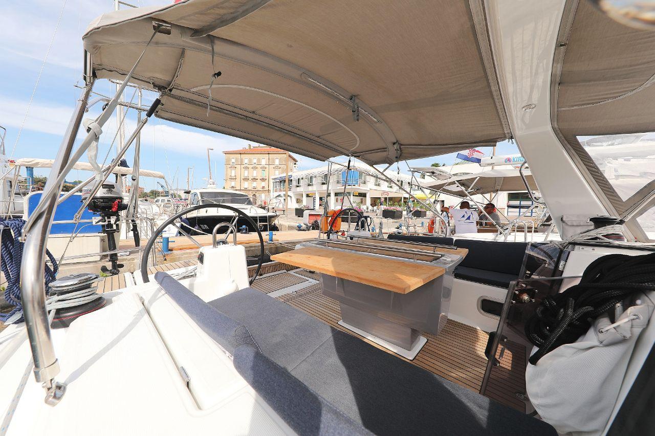 Oceanis 41.1, picture 15