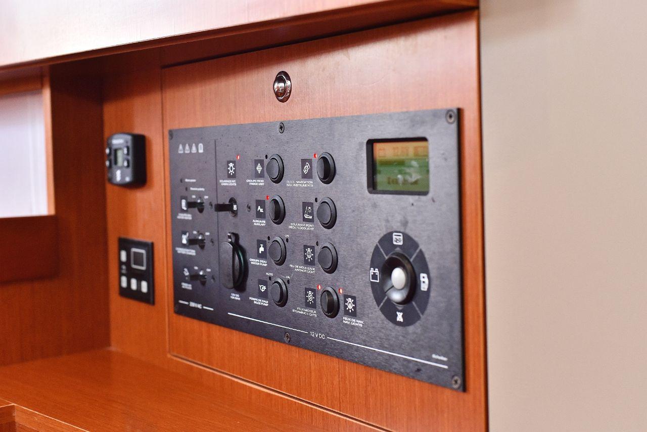 Oceanis 41.1, picture 18