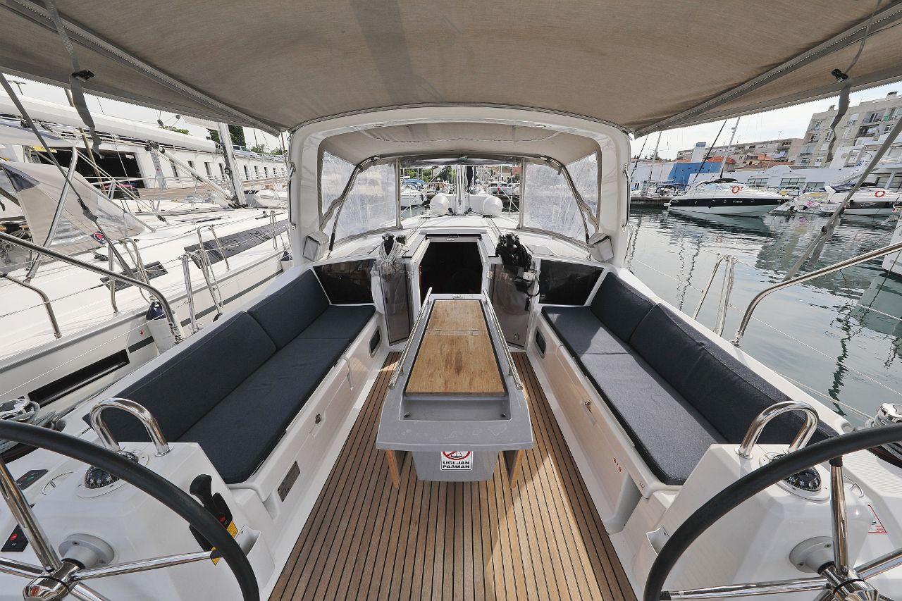 Oceanis 41.1, picture 7