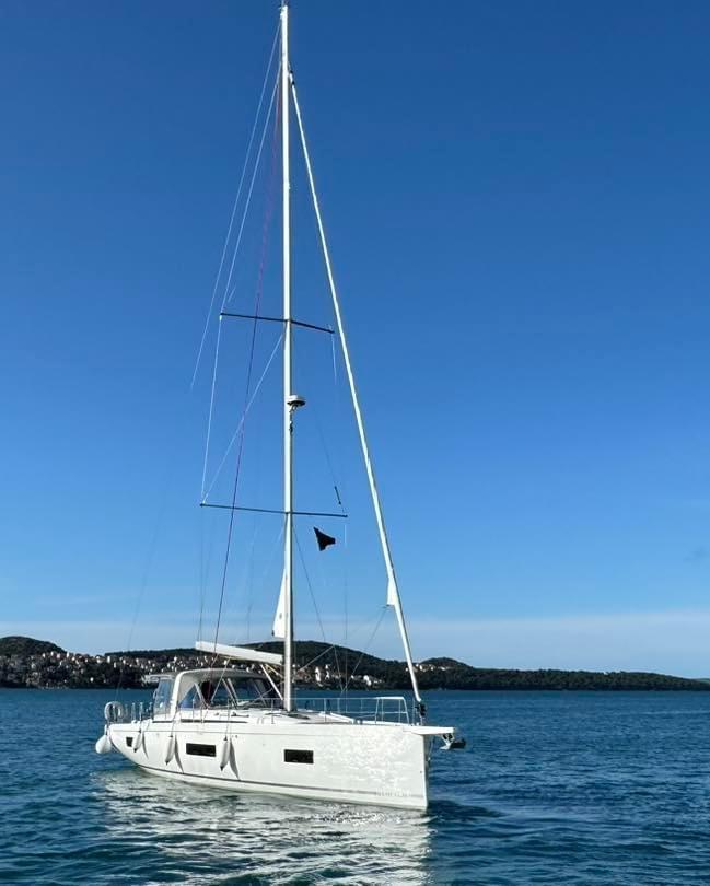 Oceanis 54 - 3 + 1 cab., picture 11