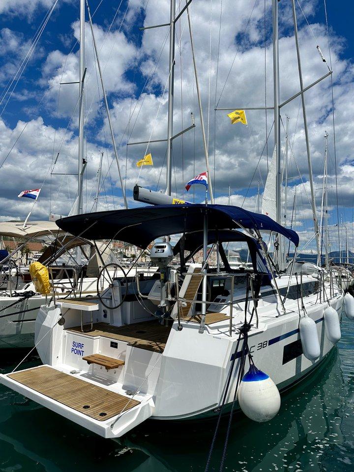 Bavaria C38, picture 3