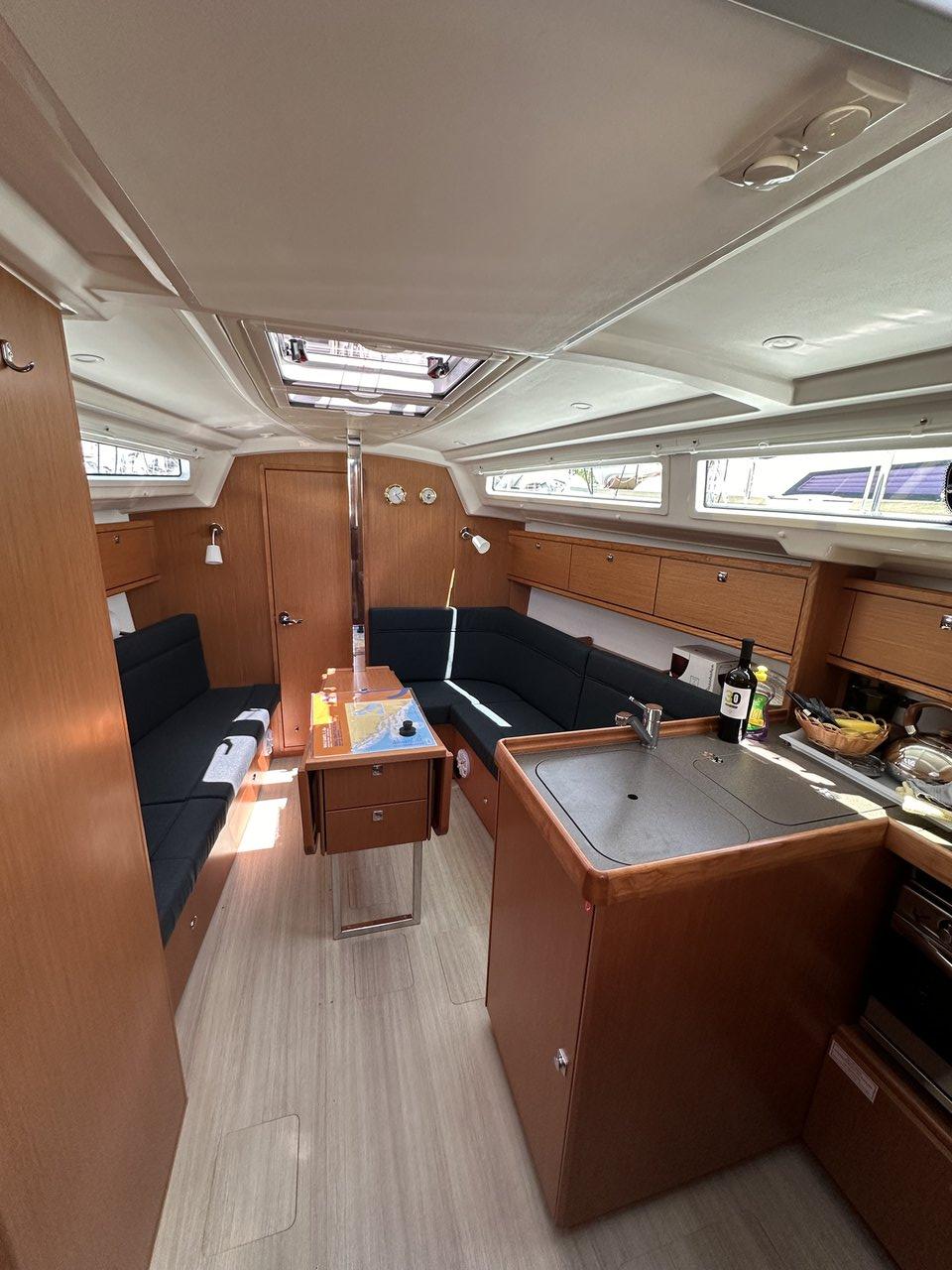 Bavaria Cruiser 34, picture 5