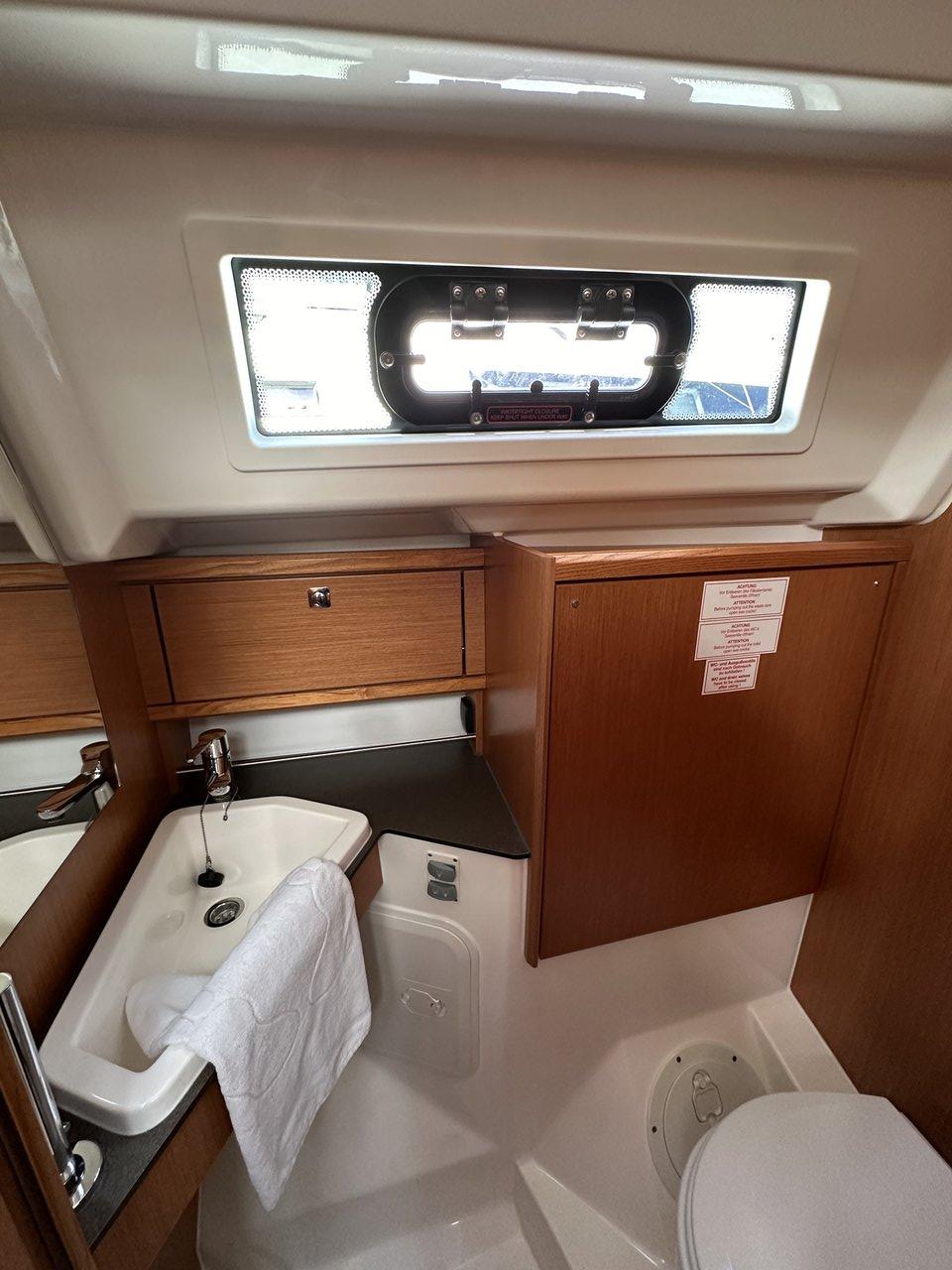 Bavaria Cruiser 34, picture 11