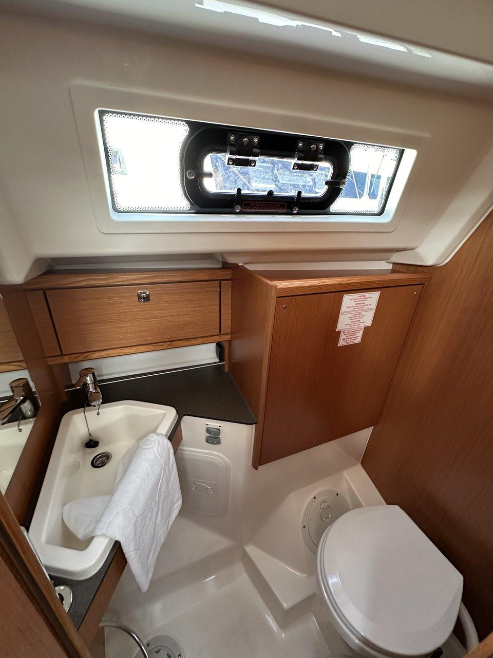 Bavaria Cruiser 34, picture 12
