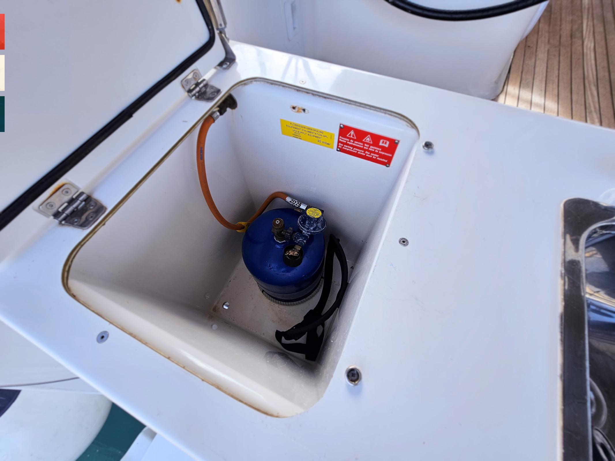 Dufour 520 GL, picture 15