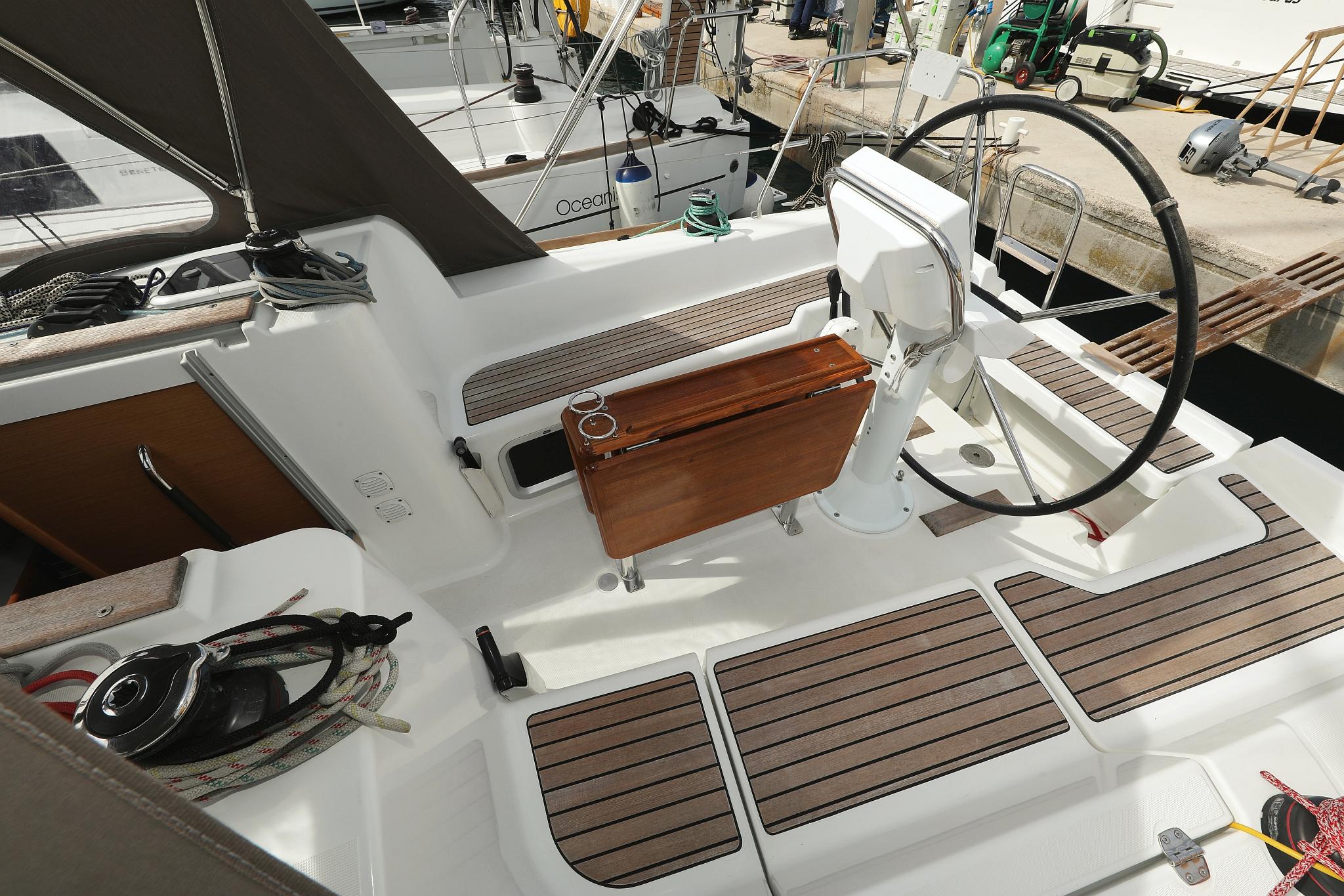 Sun Odyssey 33i - 2 cab., picture 7