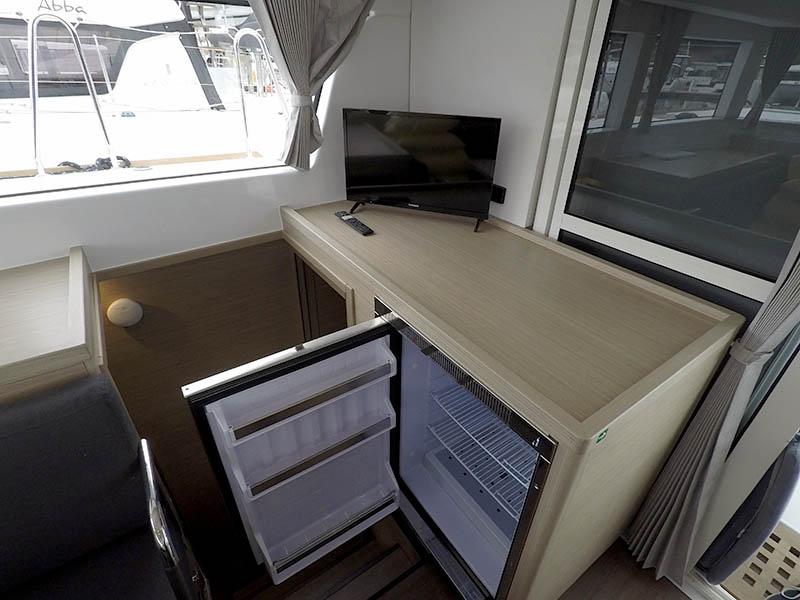 Lagoon 40 - 4 + 2 cab, picture 7