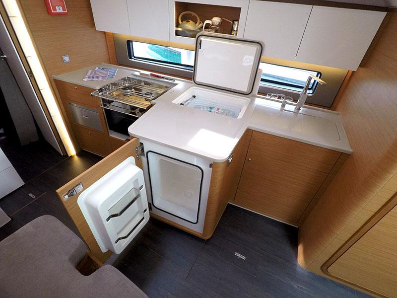 Dufour 41 - 3 cab., picture 13