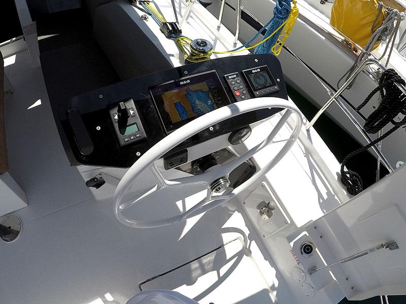 Dufour 41 - 4 cab., picture 6