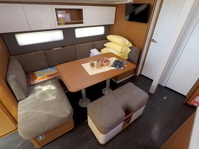 Dufour 41 - 4 cab., picture 10