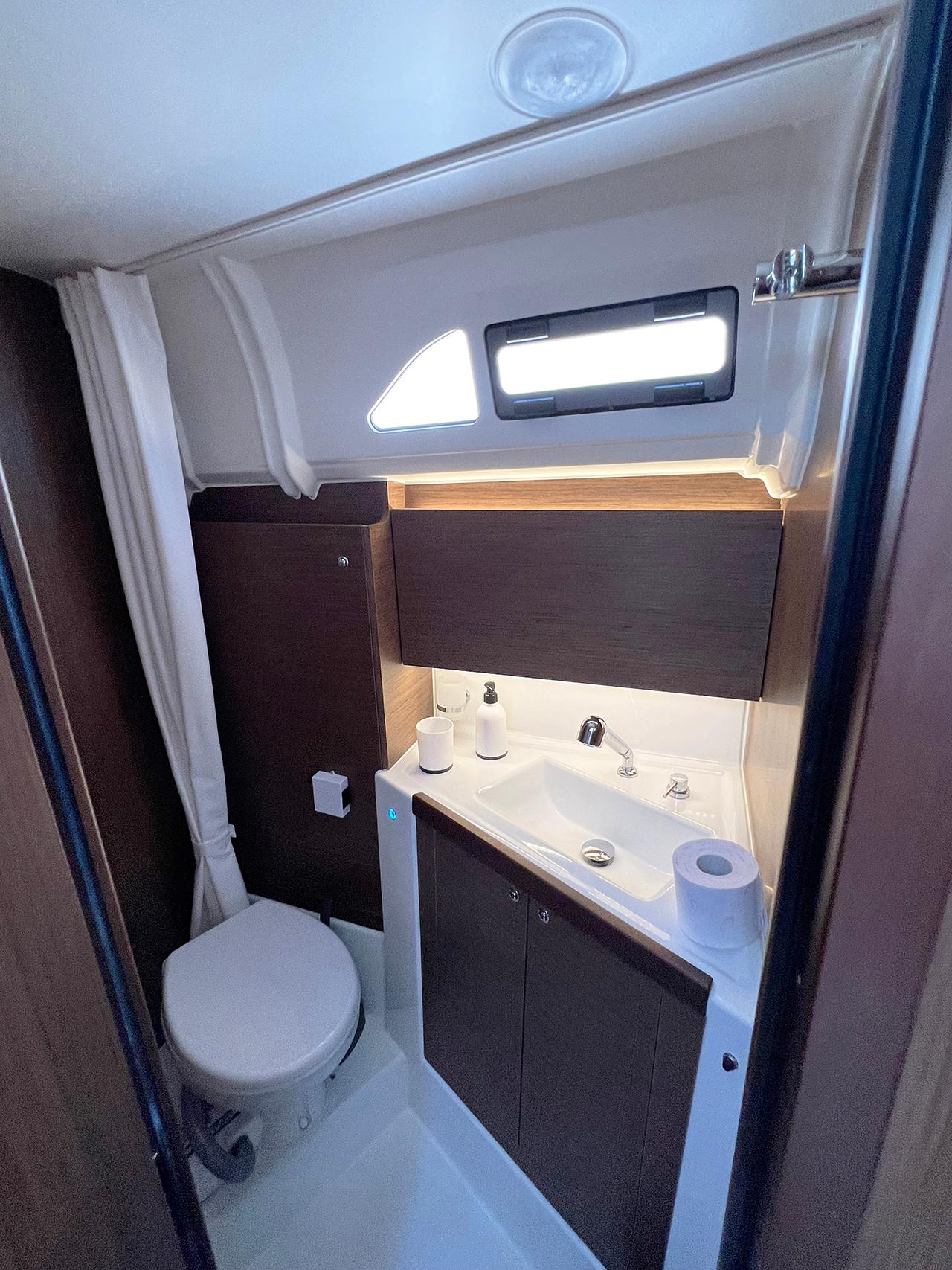 Oceanis 40.1, picture 22