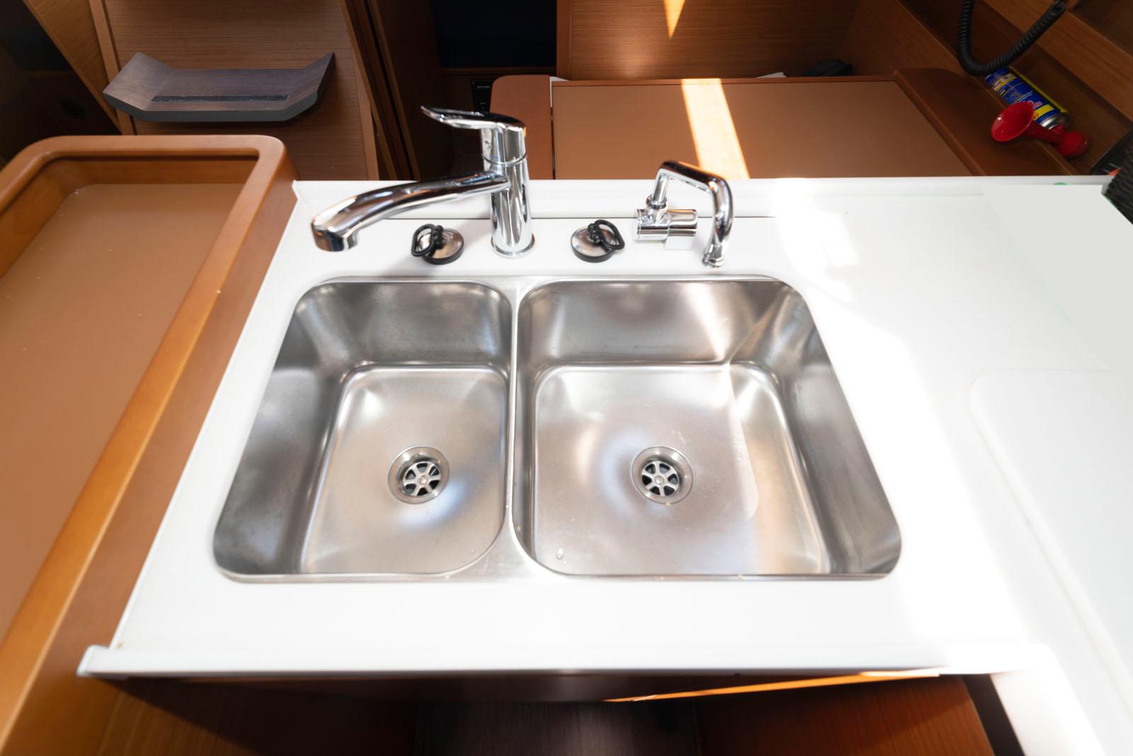 Sun Odyssey 410 - 3 cab. - SuElli, picture 17