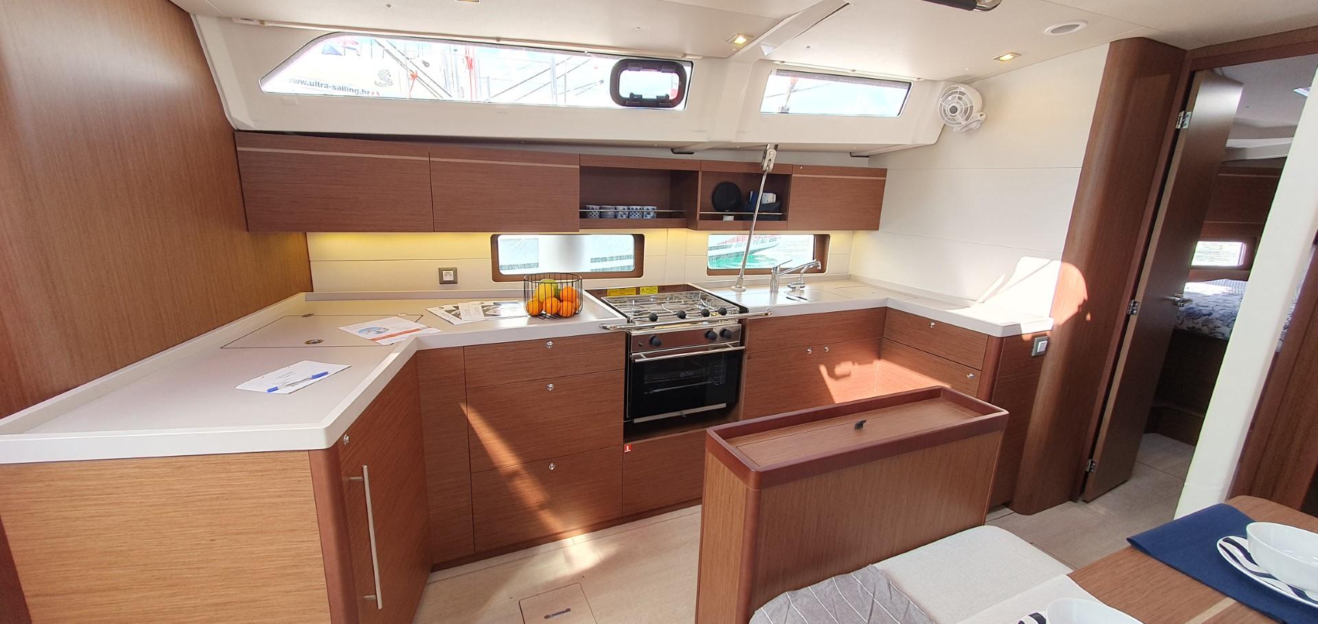 Oceanis 46.1, picture 11