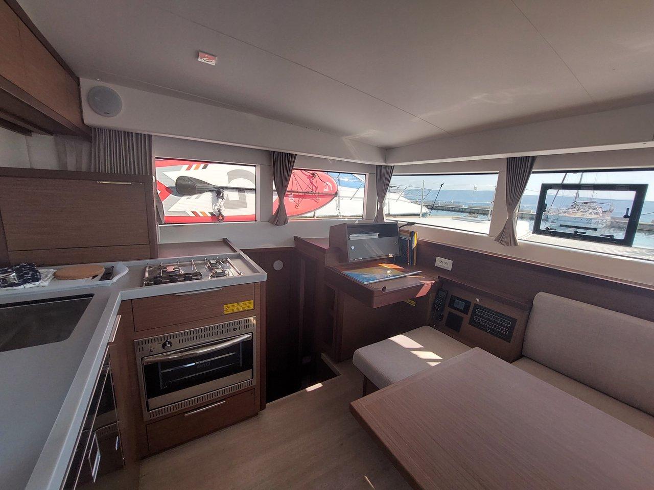 Lagoon 40 - 4 + 1 cab., picture 9