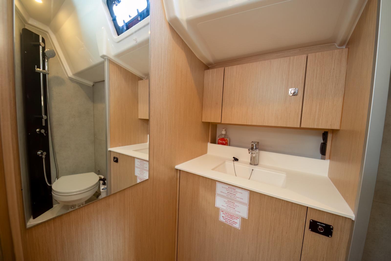 Bavaria C38, picture 24