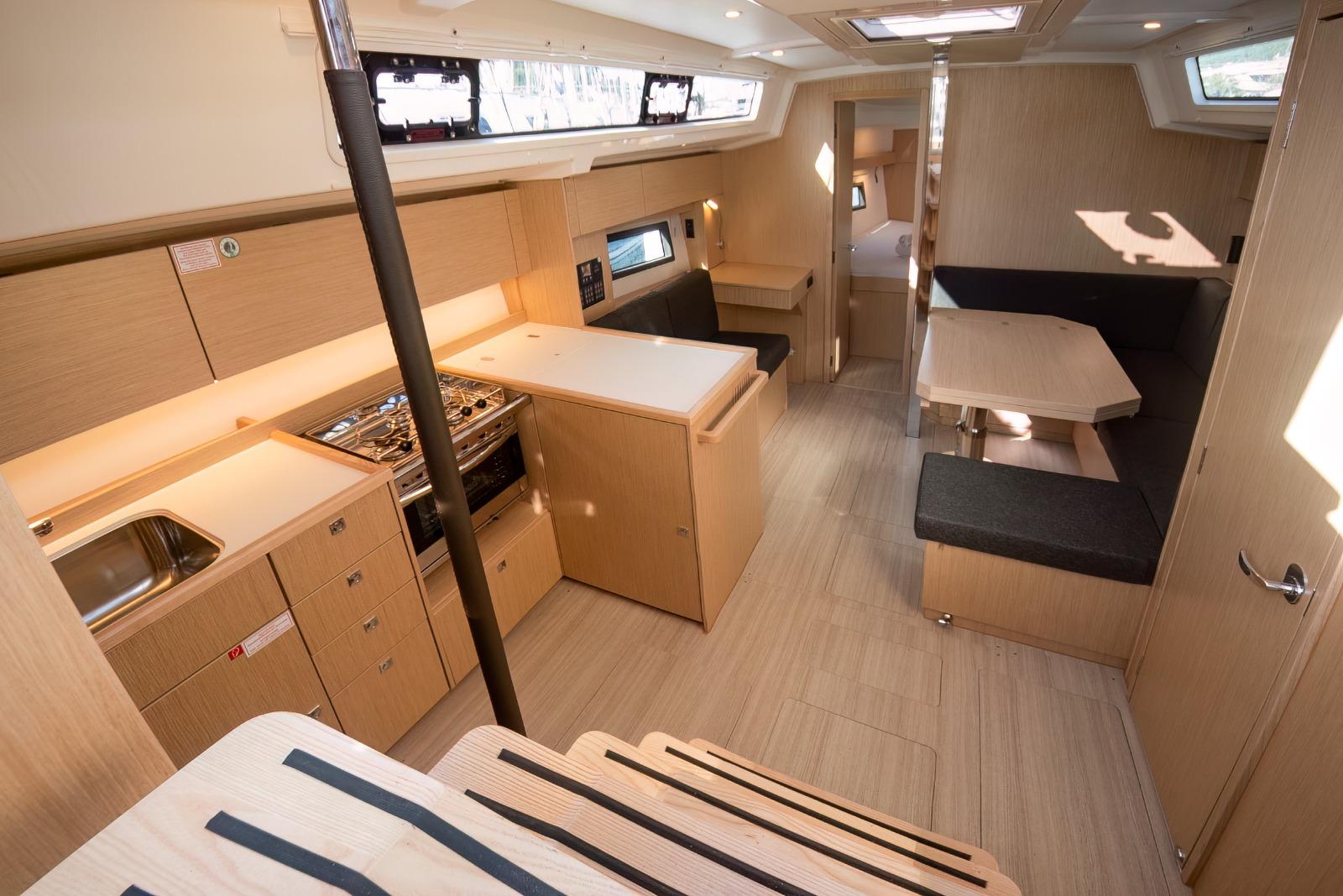 Bavaria C38, picture 15