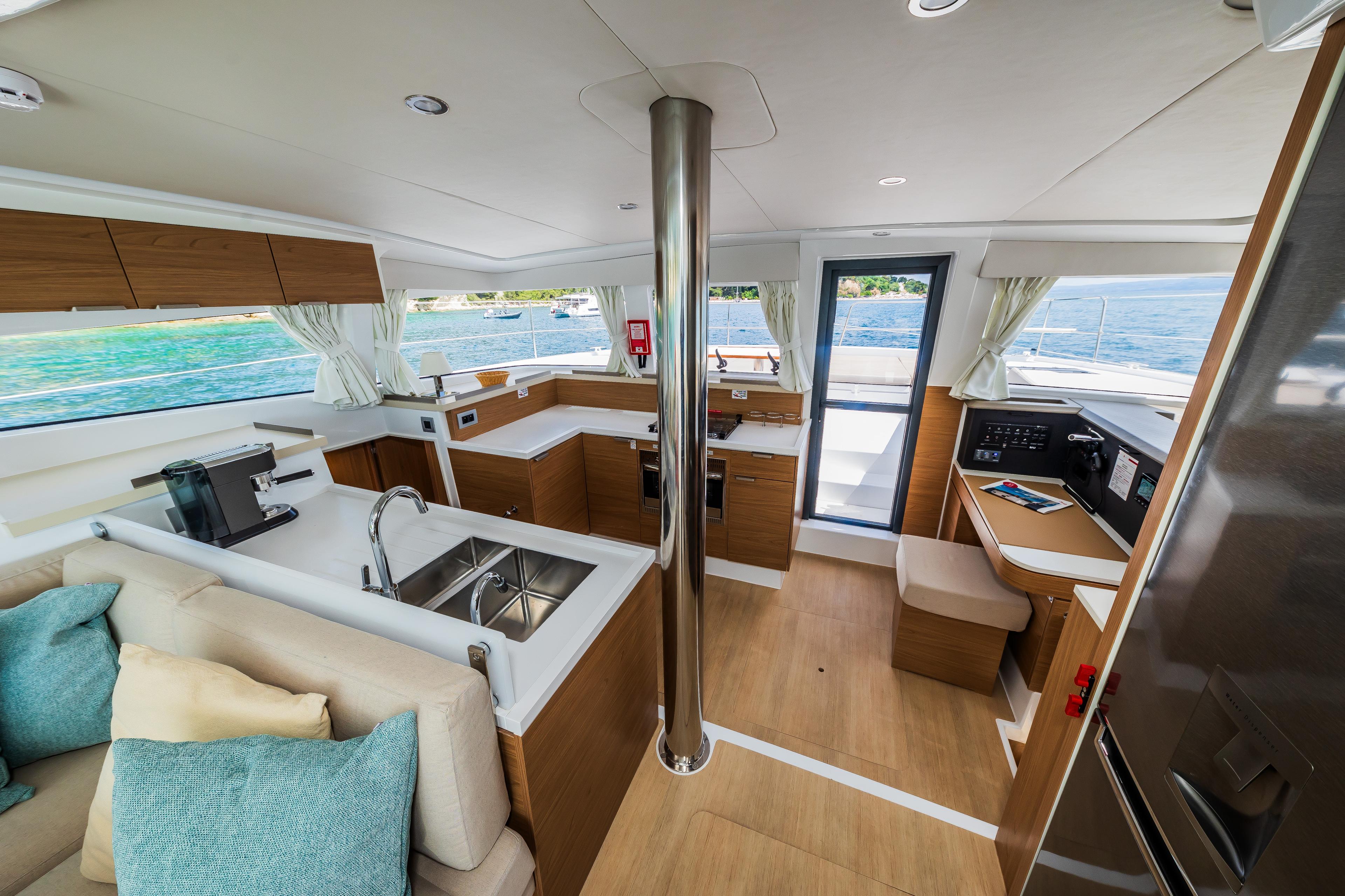 Bali 4.2 - 4 + 1 cab., picture 21