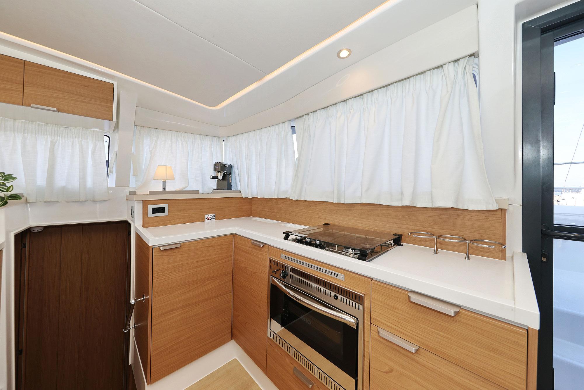 Bali 4.2 - 4 + 1 cab., picture 11