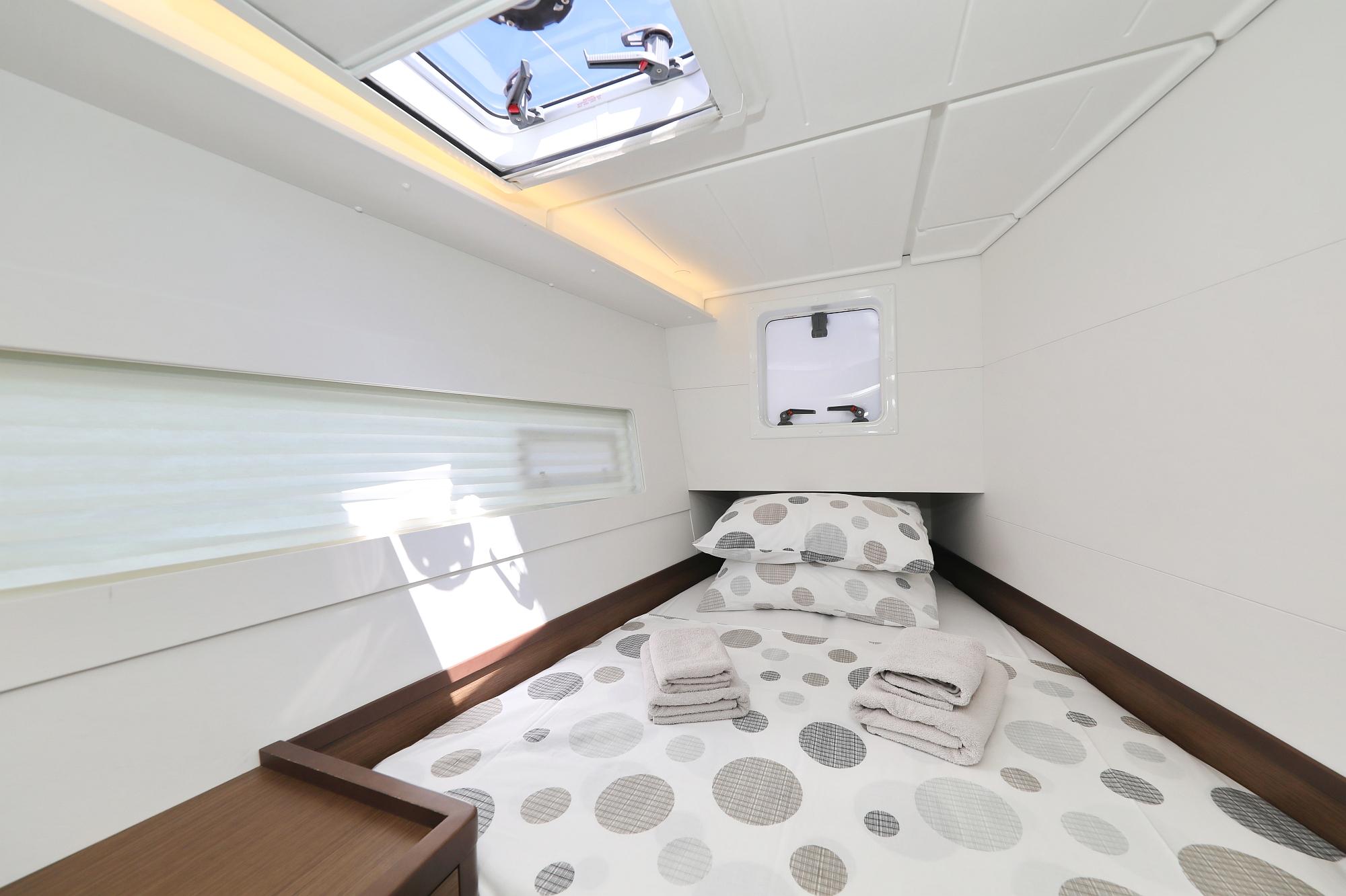 Lagoon 40 - 4 + 2 cab, picture 25