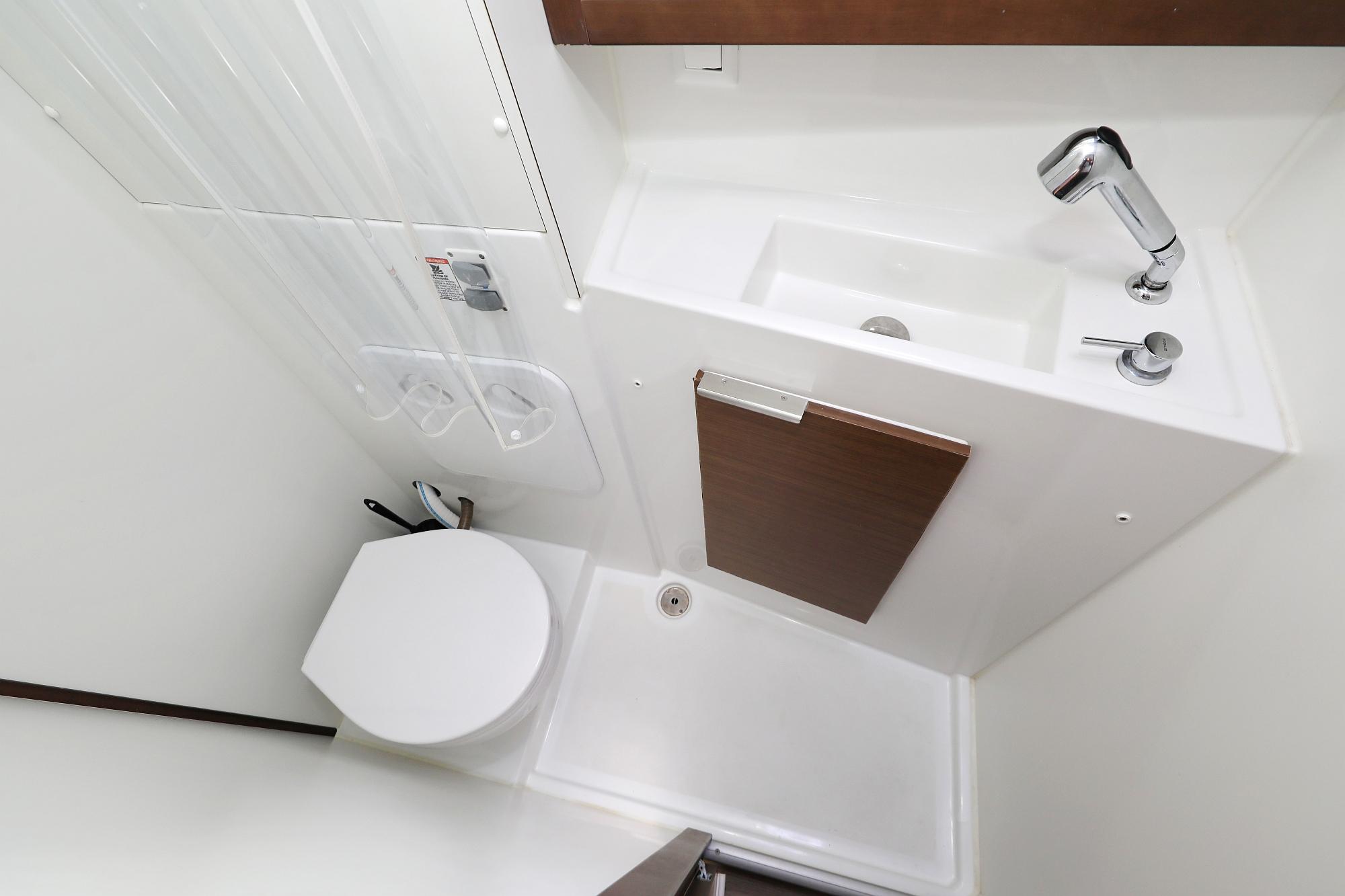 Lagoon 40 - 4 + 2 cab, picture 30