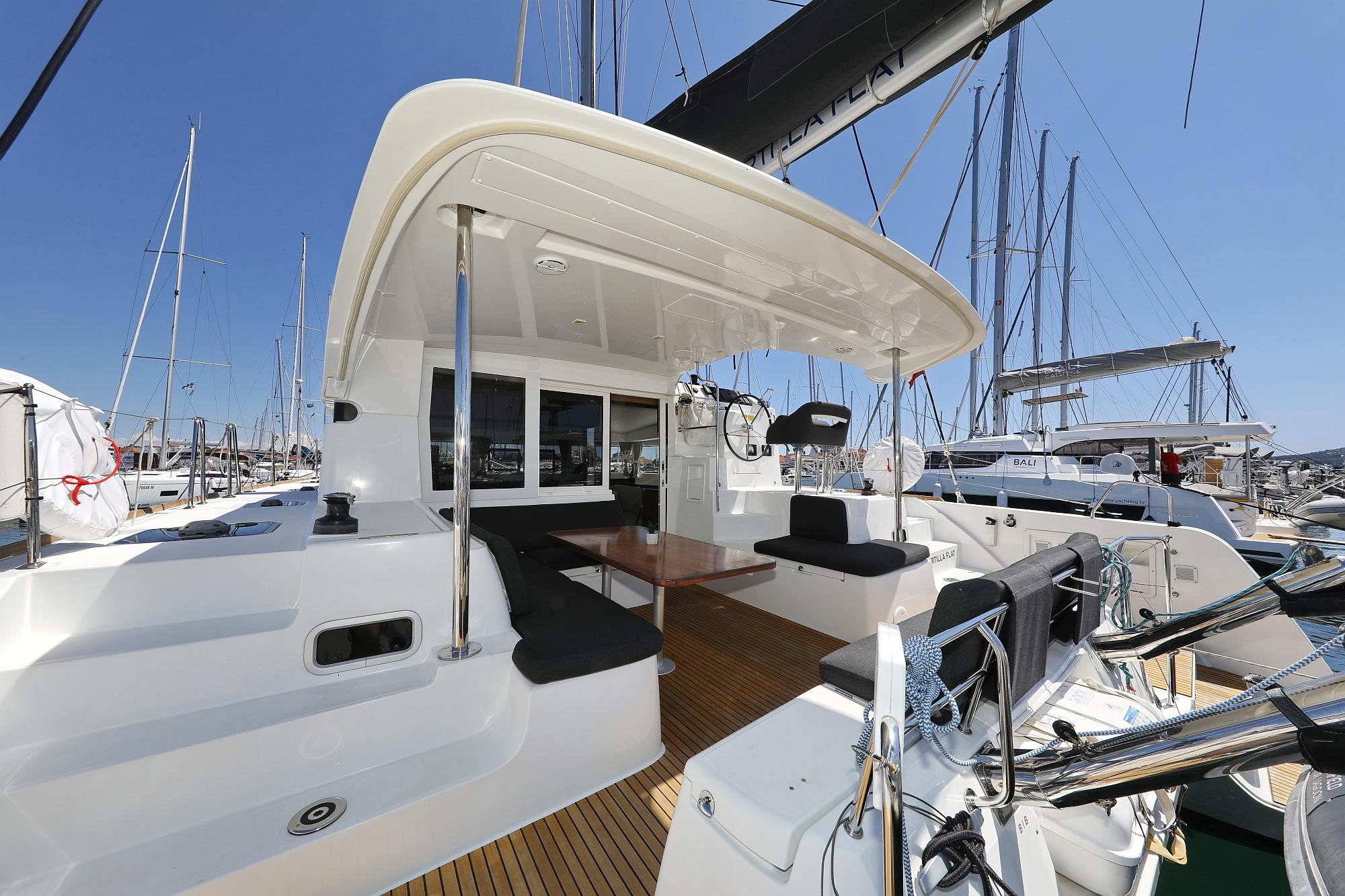 Lagoon 40 - 4 + 2 cab, picture 6