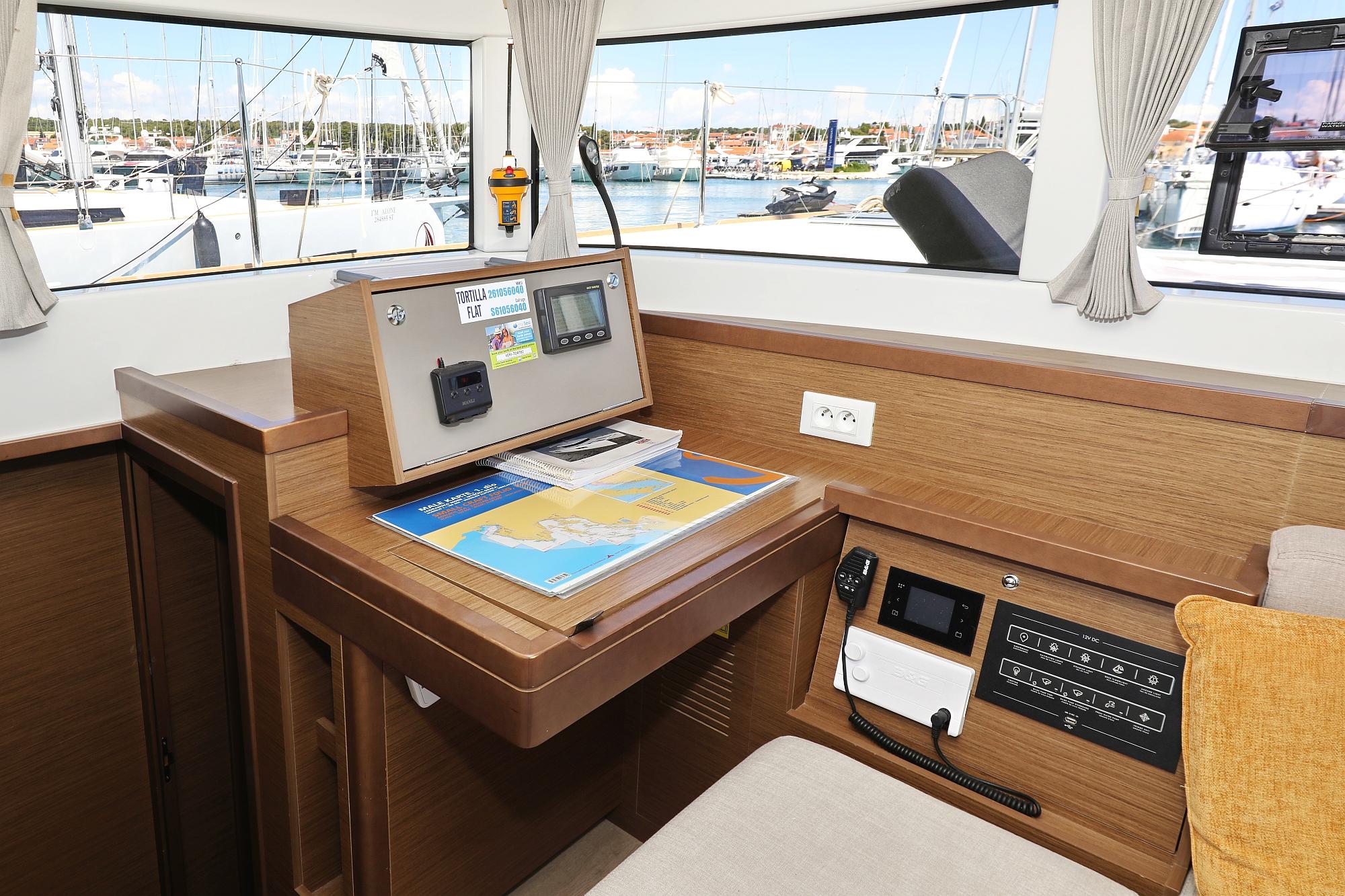 Lagoon 40 - 4 + 2 cab, picture 22