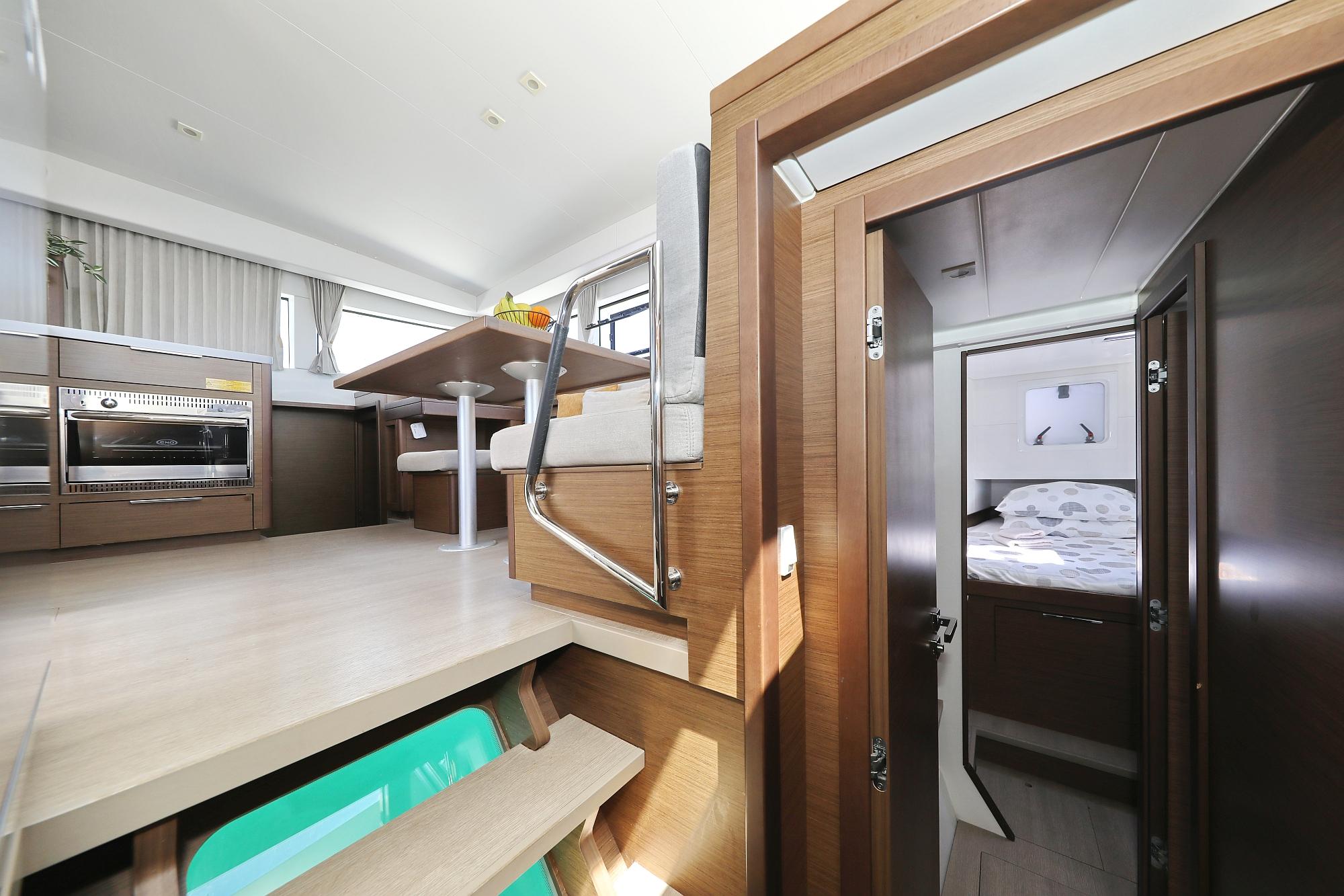 Lagoon 40 - 4 + 2 cab, picture 23