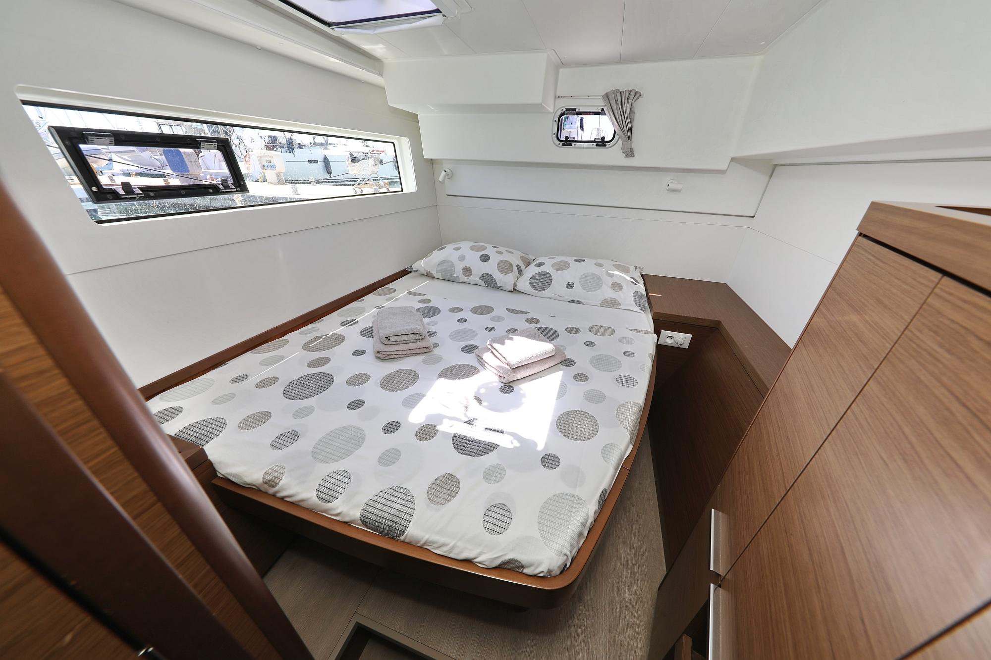 Lagoon 40 - 4 + 2 cab, picture 24