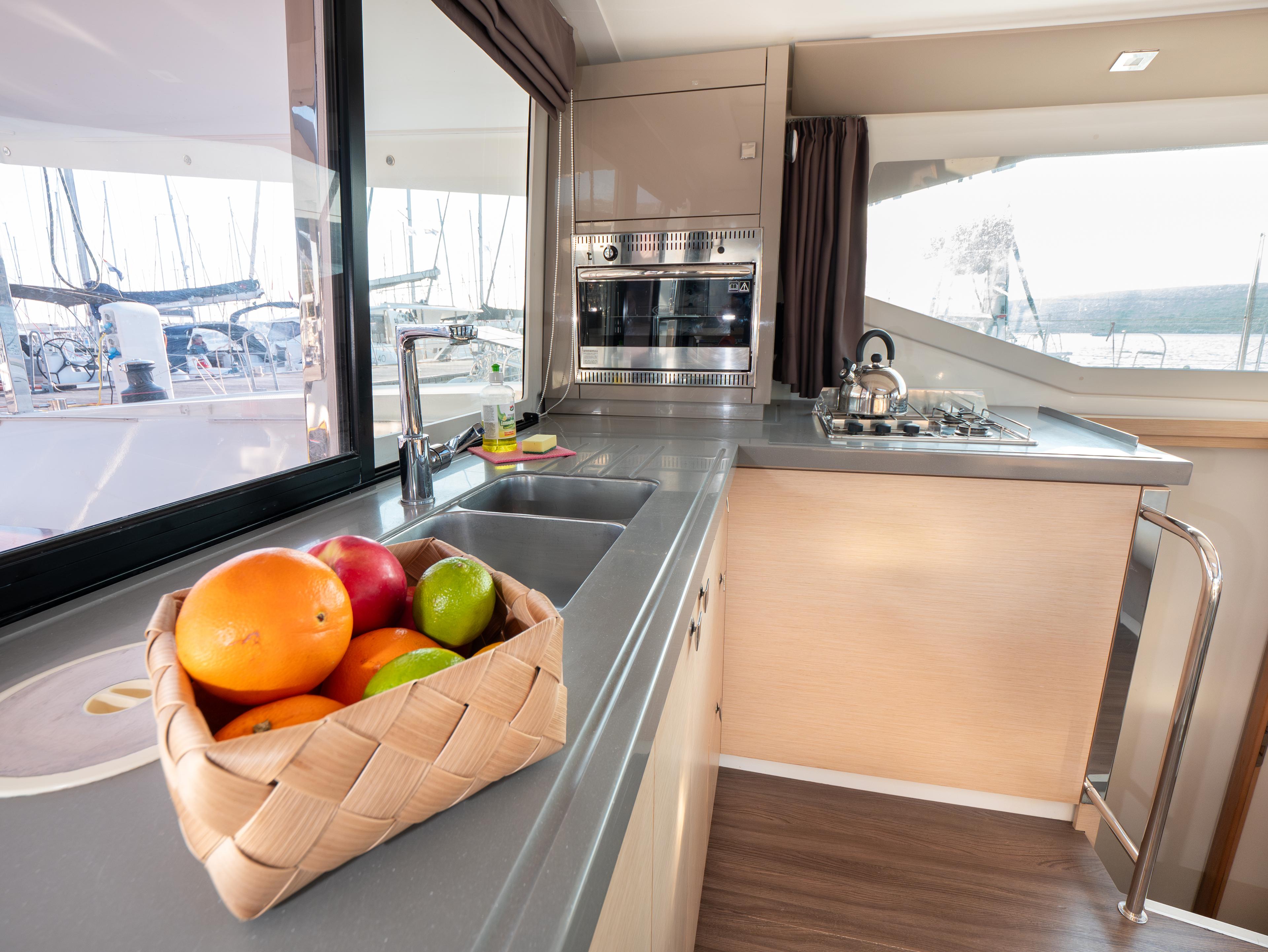 Fountaine Pajot Lucia 40 - 4 cab. - Luce, picture 8