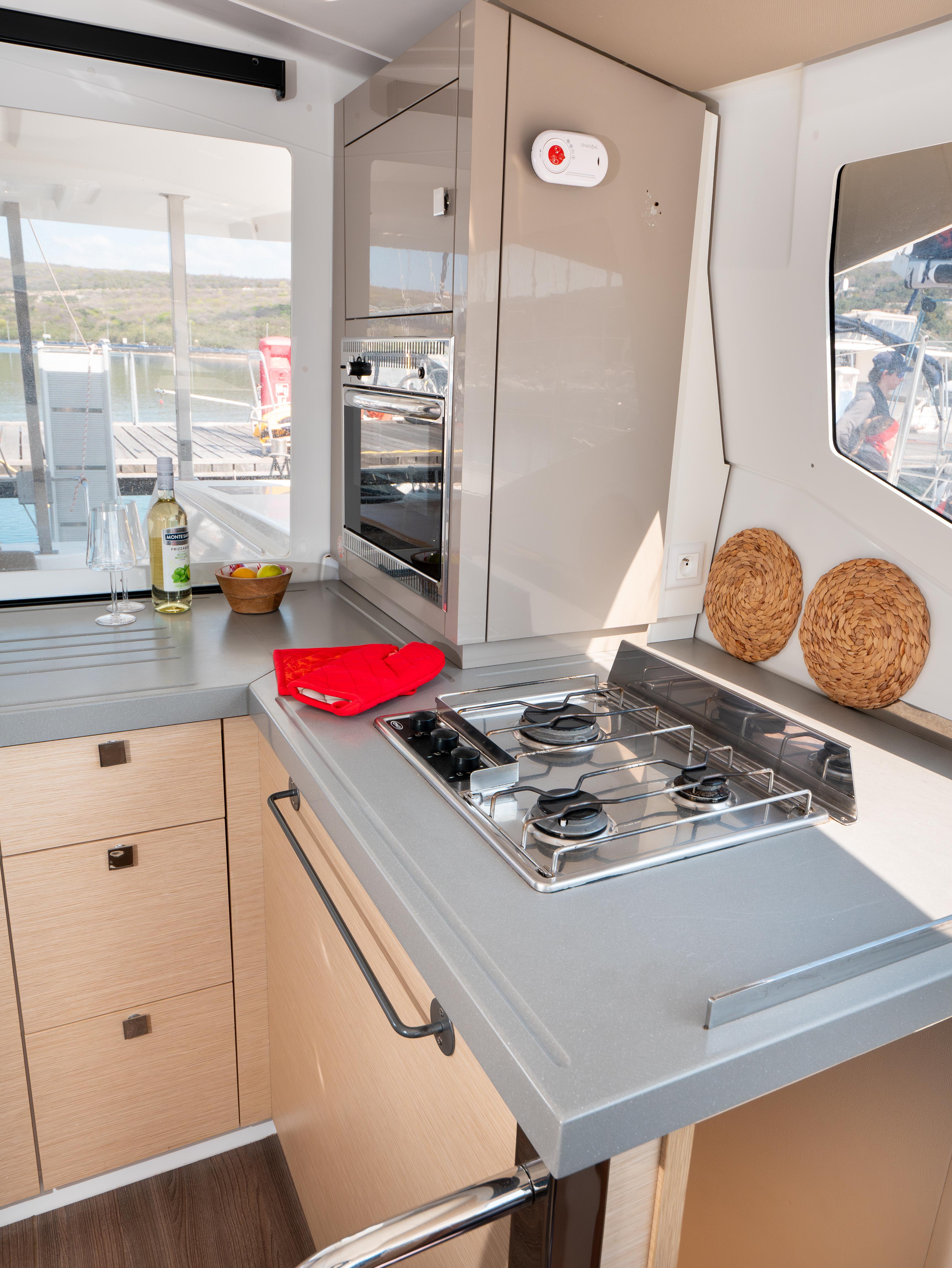 Fountaine Pajot Lucia 40 - 4 cab. - Stella Luna, picture 5