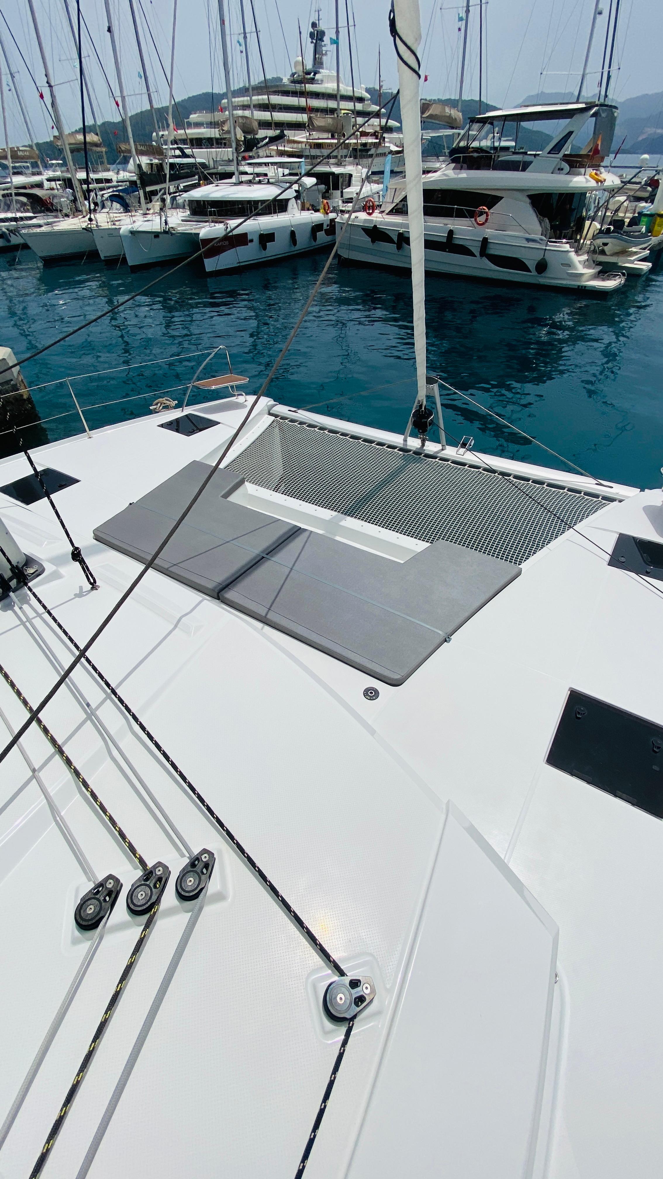 Fountaine Pajot Astrea 42 - 4 + 1 cab., picture 4
